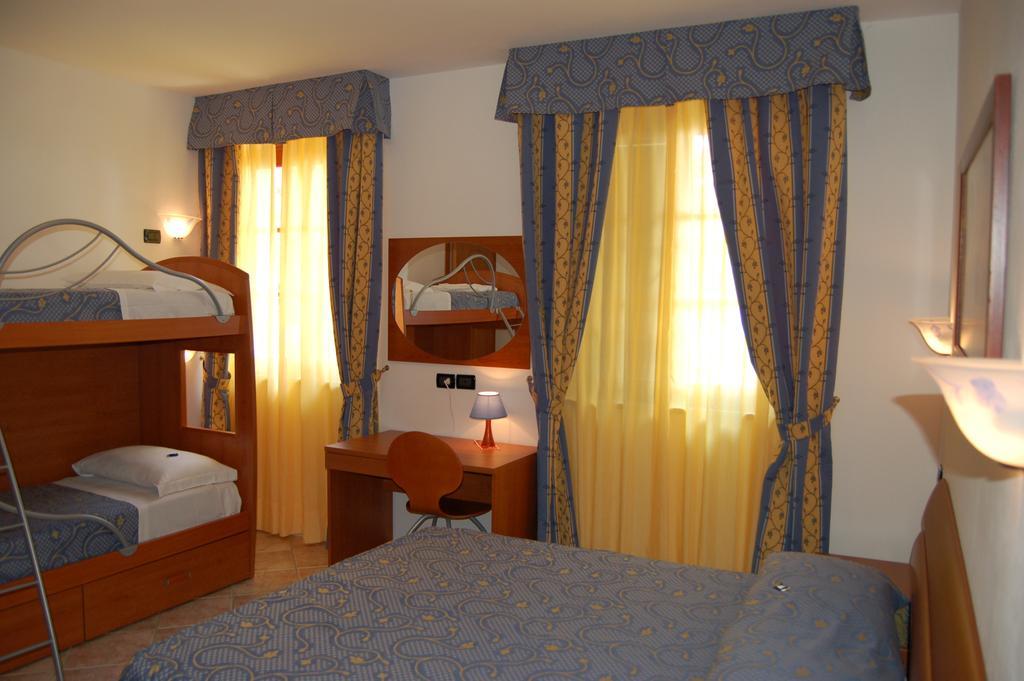 Hotel Anfora Каполивери Стая снимка